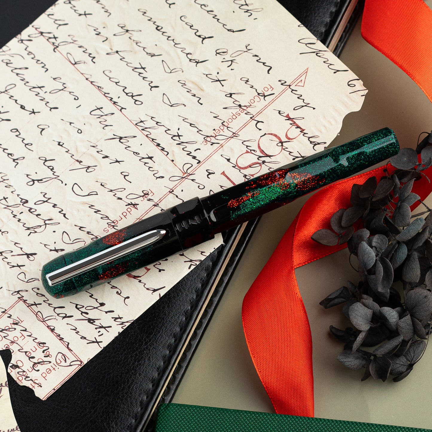 BENU Talisman Fountain pen - Dragon's Blood