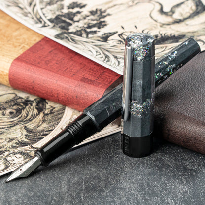 BENU Euphoria Fountain pen - Caviar